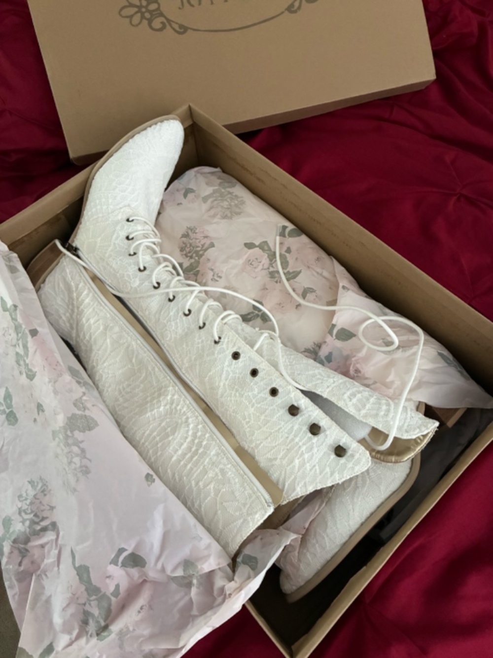 Tall Boot in Lace Lily Ivory - Picture 3 of 3